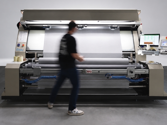 Fabric inspection machine